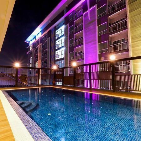 Modernbright Laemchabang Aparthotel Bang Lamung Buitenkant foto