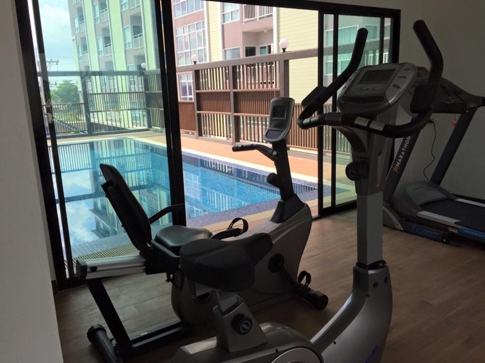 Modernbright Laemchabang Aparthotel Bang Lamung Buitenkant foto