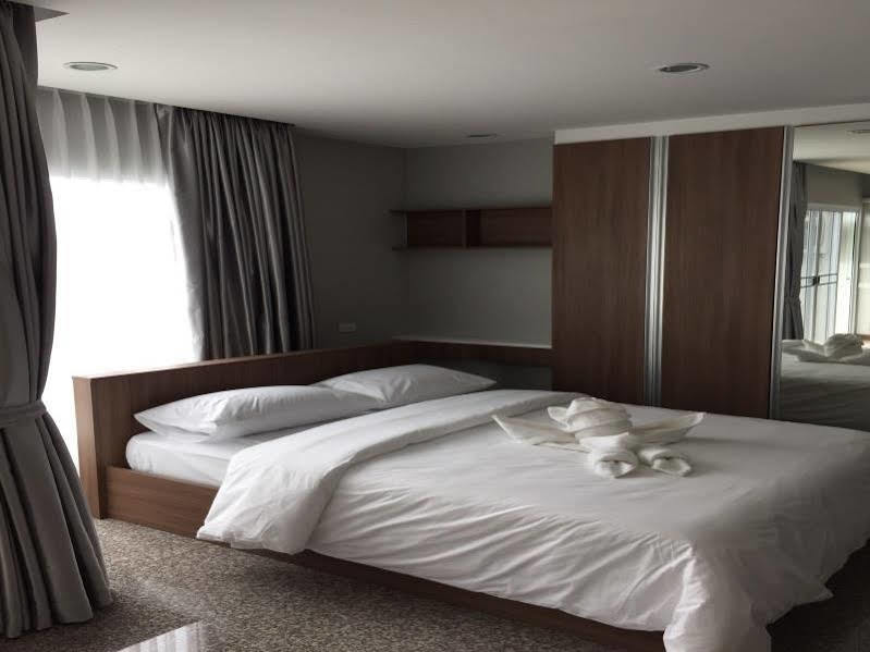 Modernbright Laemchabang Aparthotel Bang Lamung Buitenkant foto