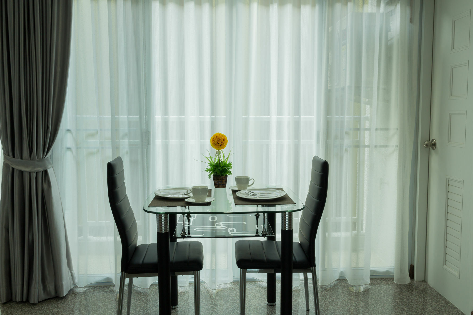Modernbright Laemchabang Aparthotel Bang Lamung Buitenkant foto