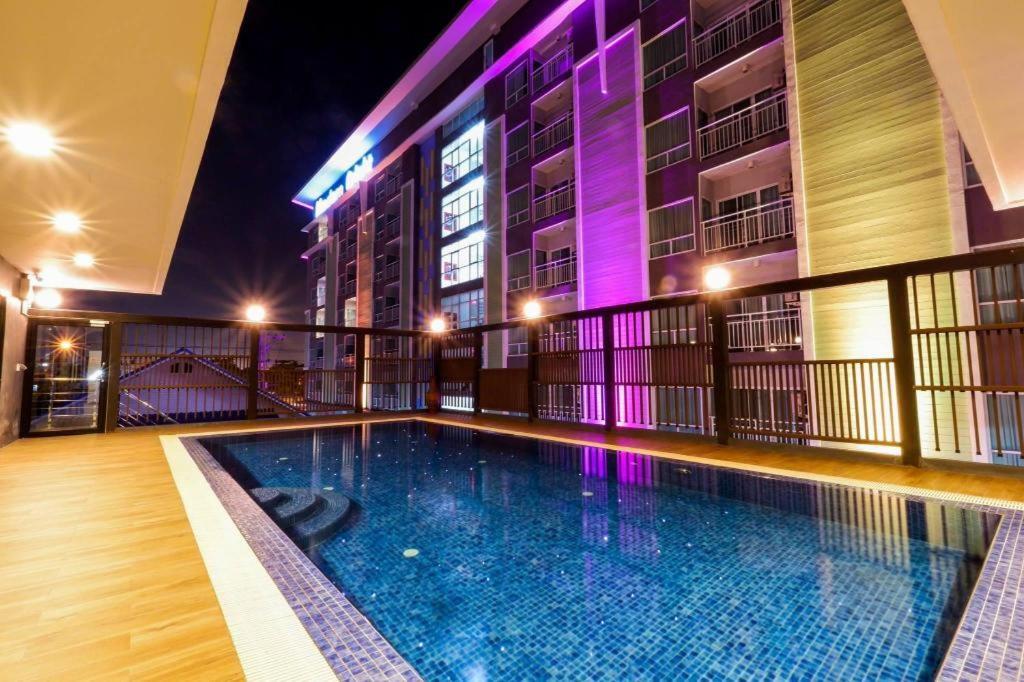 Modernbright Laemchabang Aparthotel Bang Lamung Buitenkant foto